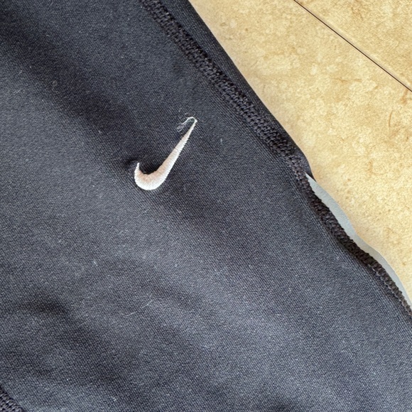 Nike Dri-Fit Biker Capri Athletic Shorts Leggings - Picture 4 of 5